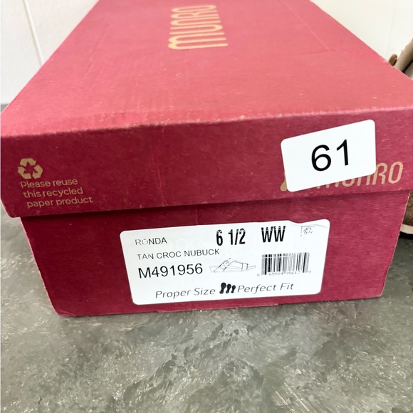 Munro Ronda T-Strap Wedge Sandal Tan Croc size 6.5WW (wide fit) - Picture 4 of 10